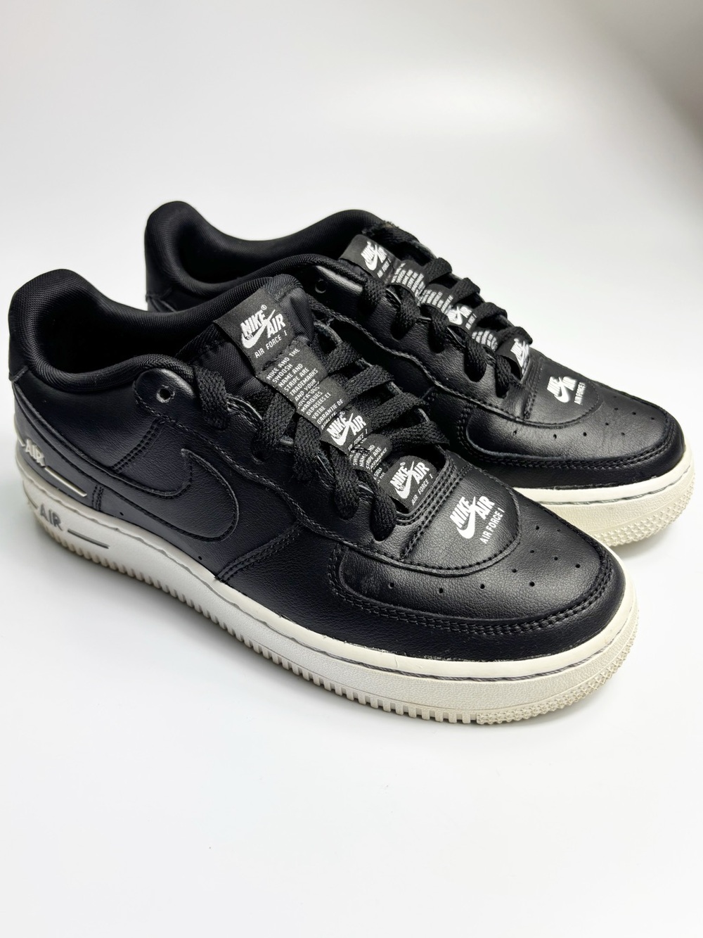 Nike Air Force Black LV8 3 GS Kids Size 6Y CJ4092-001